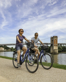 Un week-end à vélo sur La Voie Bleue, entre Thoissey et Lyon 🚴